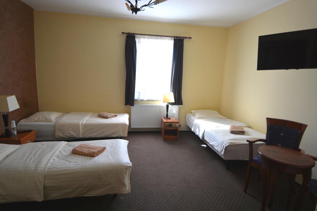 Hotel Stawisko Klaudyn Buitenkant foto