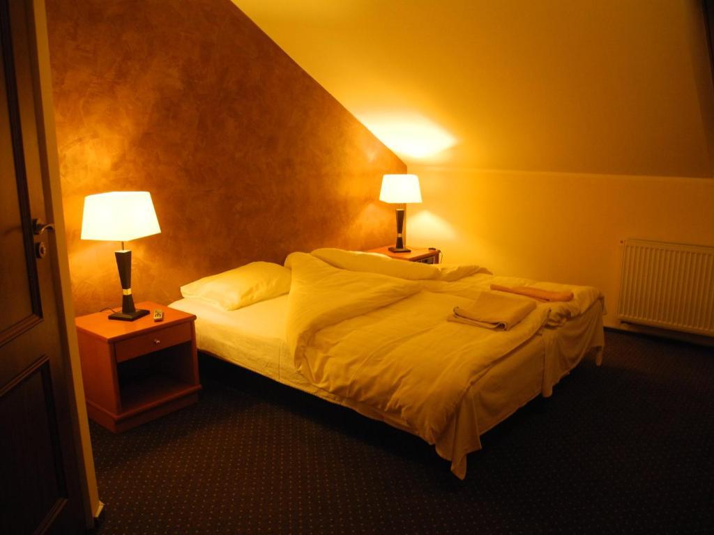 Hotel Stawisko Klaudyn Buitenkant foto